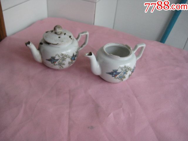 一对可惜了的底款为上海鸿康祥制的老茶壶