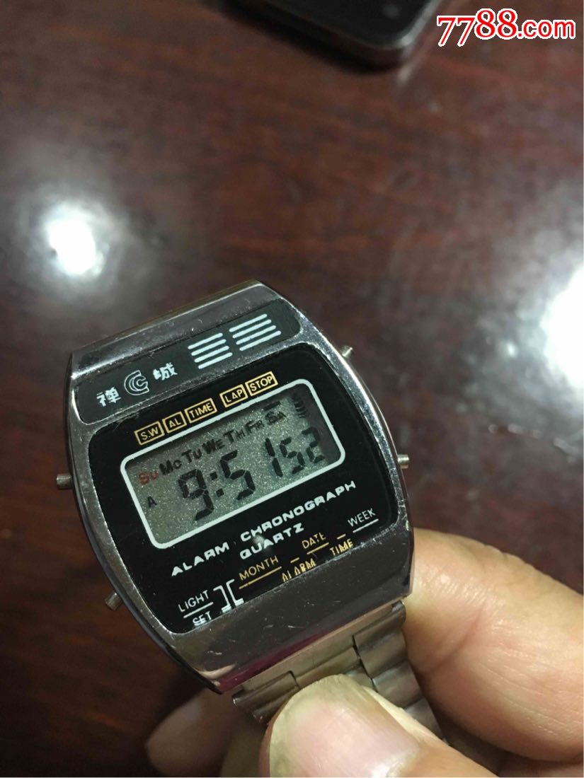 80年代库存液晶显示电子手表
