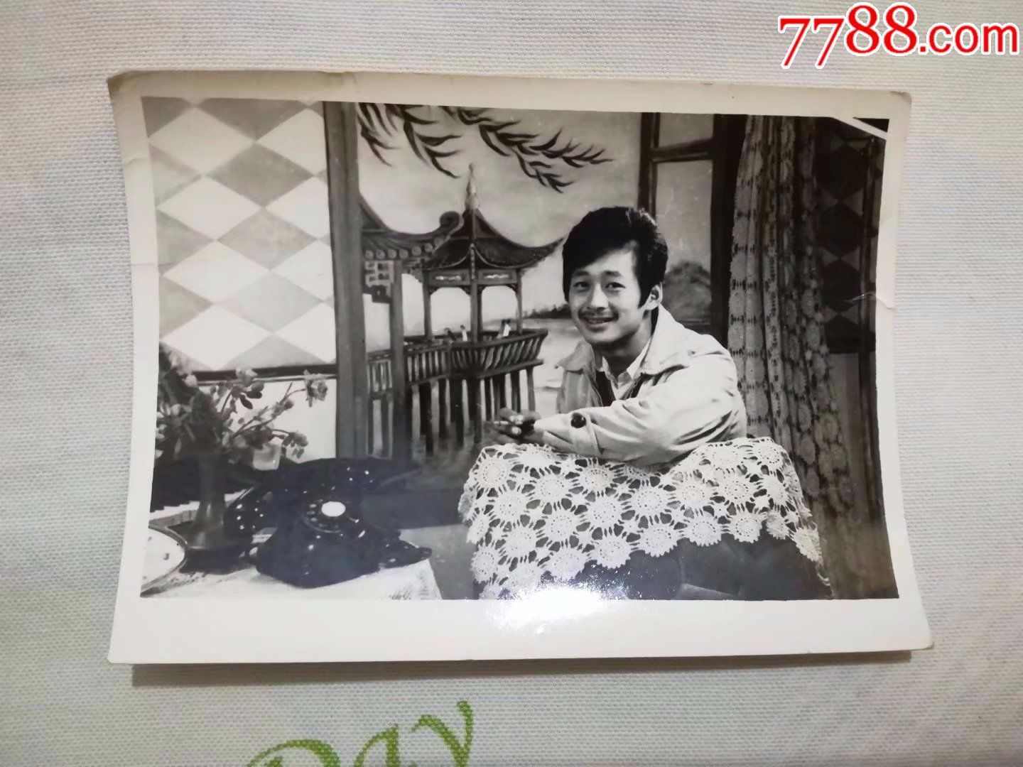 八十年代帅哥照片二张_老照片_图片欣赏_收藏价格_7788烟标收藏