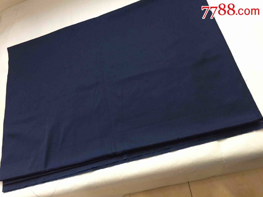 一块新的迪卡布料