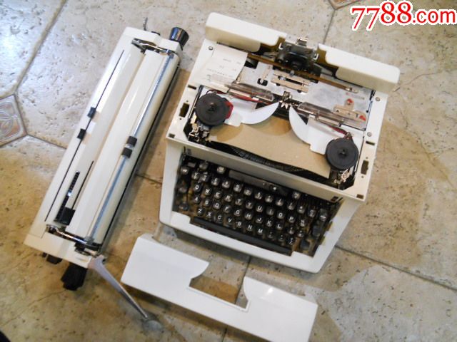 ps----a型,基地牌飞鱼英文打字机潘氏观赏鱼台式概况图片