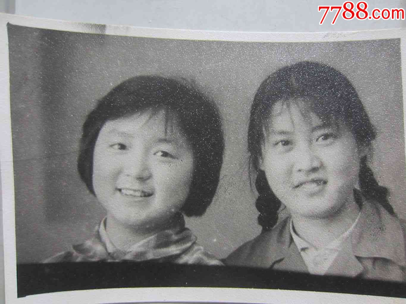 美女合影(老照片)