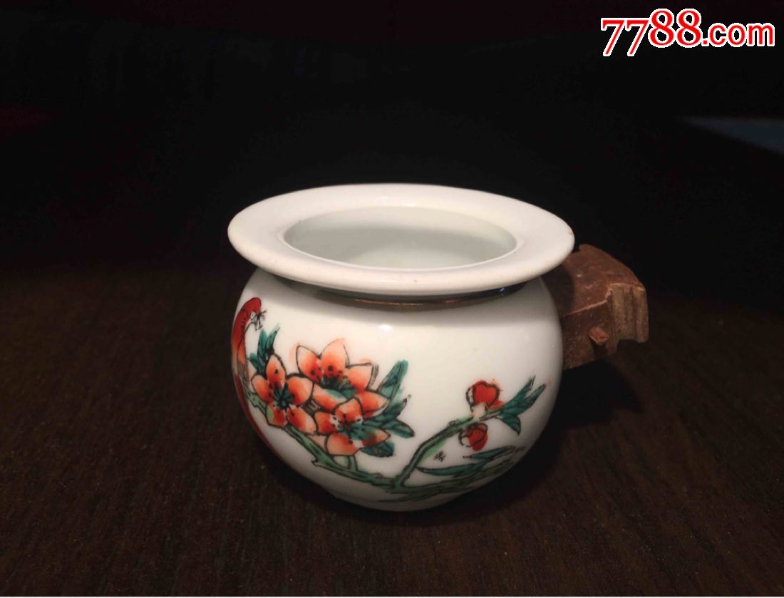 六七十年代景德镇烧制粉彩手绘花鸟纹鸟食罐