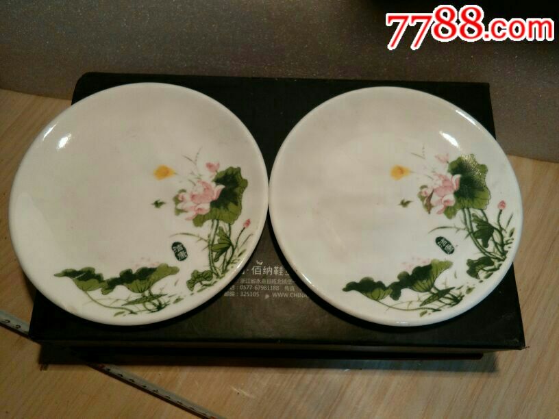 粉彩荷花盘