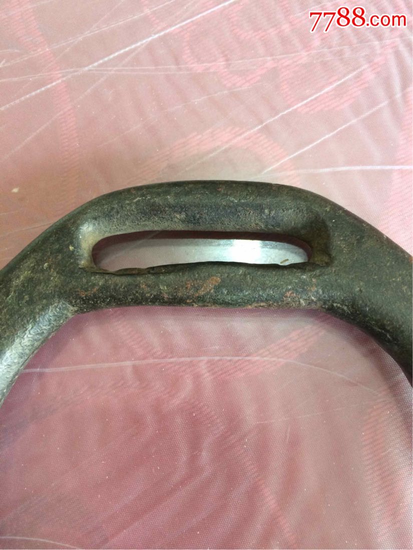 辽青铜马镫