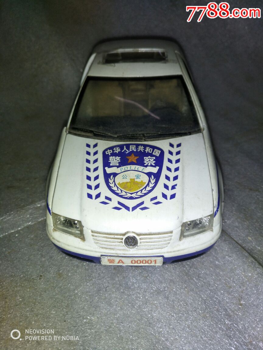 宝莱警车1:18