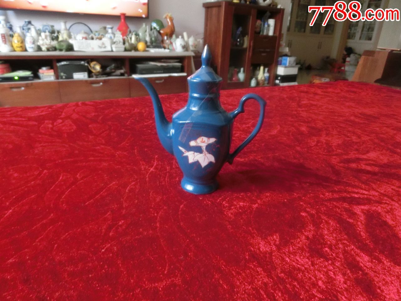 【酒壶收藏】七十年代蓝釉瓷镶金线金鱼图金奖酒壶(完美品相)
