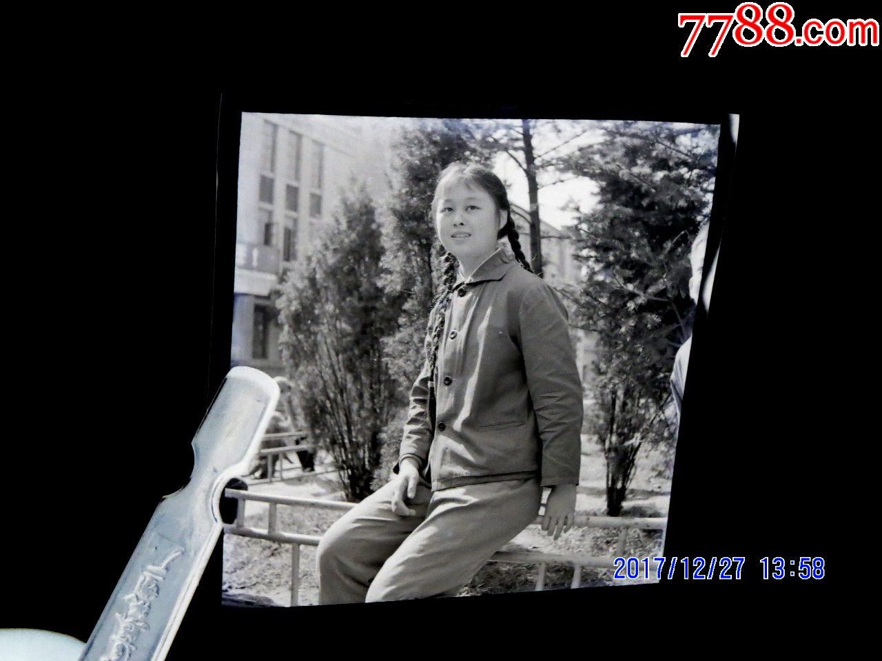 大辫子美女