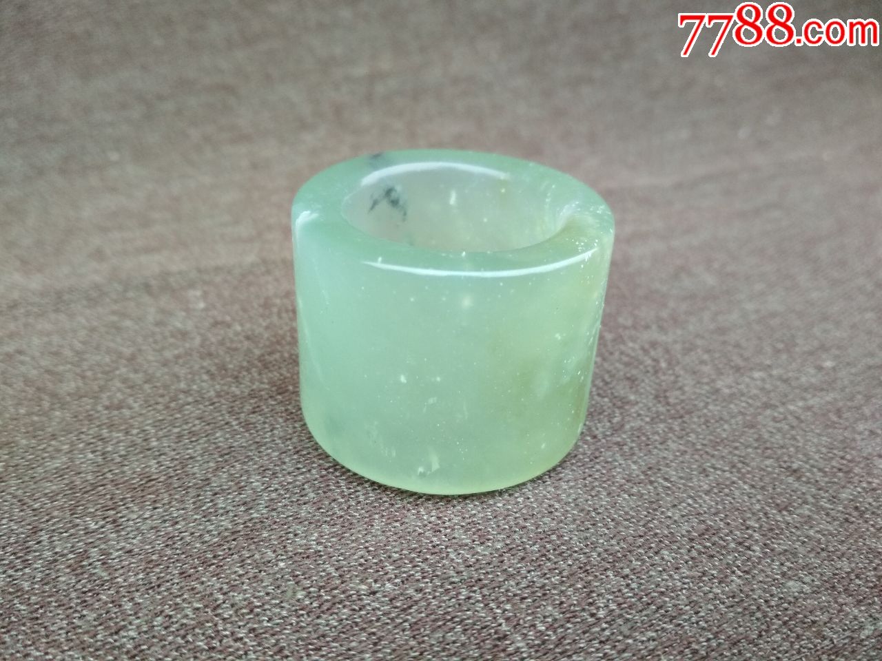 漂亮的玉扳指