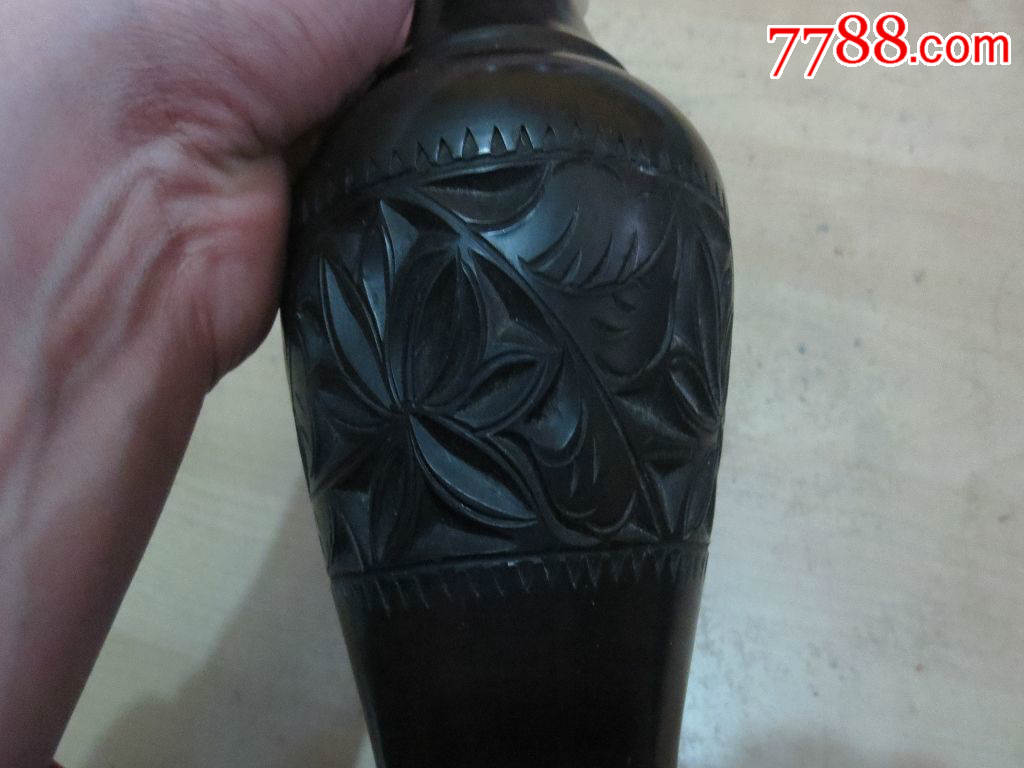 黑陶老花瓶,高23cm,口径9cm
