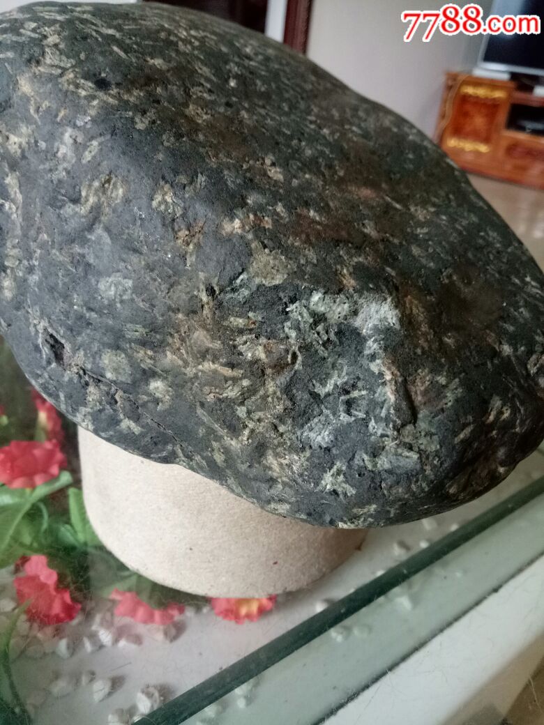 橄榄陨石中上磁性5.10千克