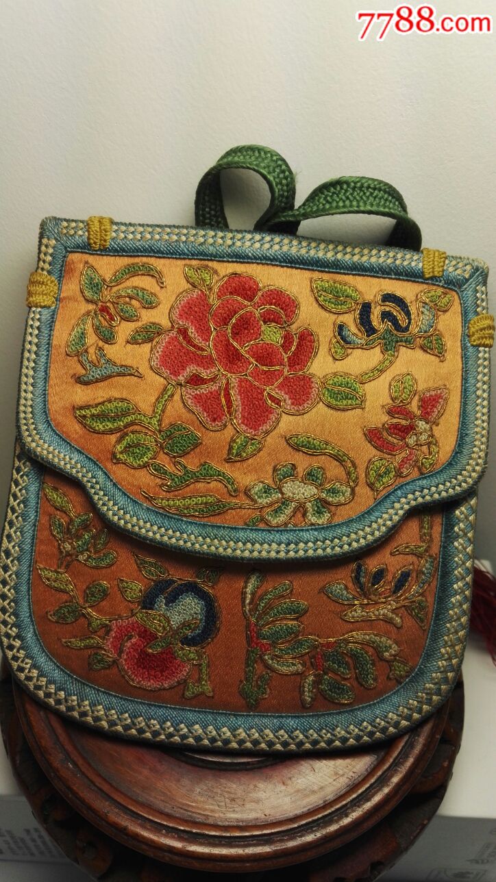 清老绣荷包