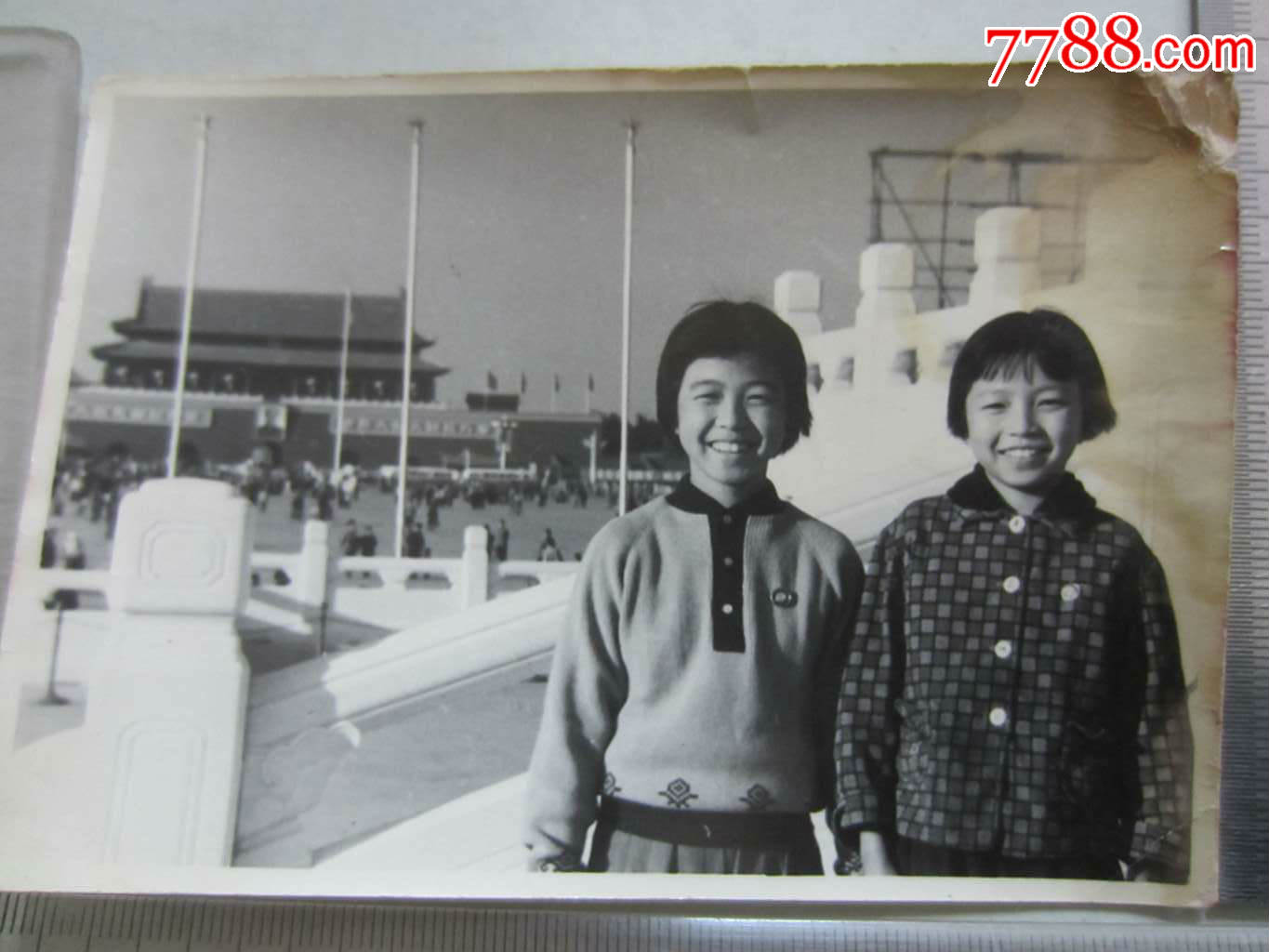 1968年.小女孩合影(老照片)