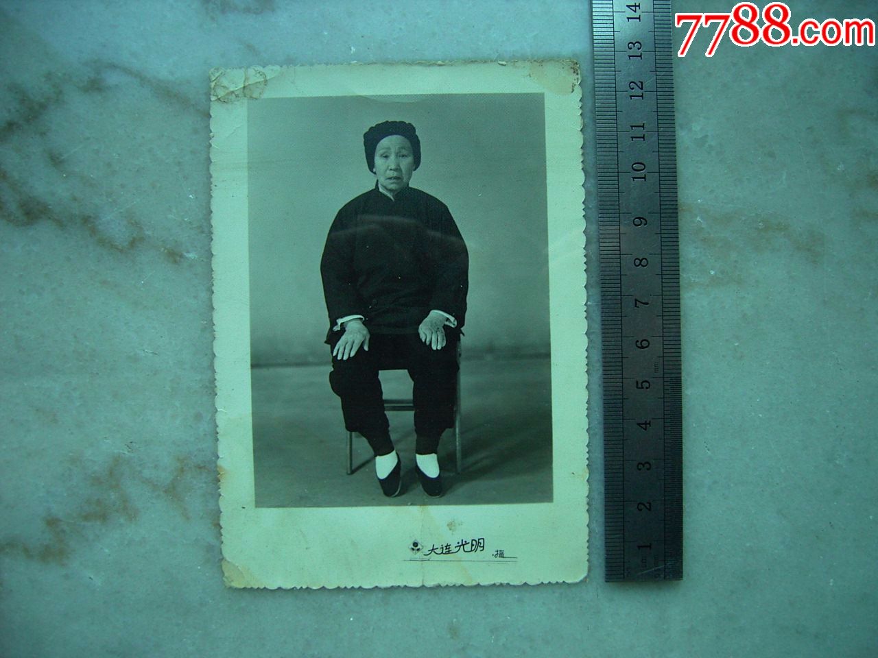 小脚老太