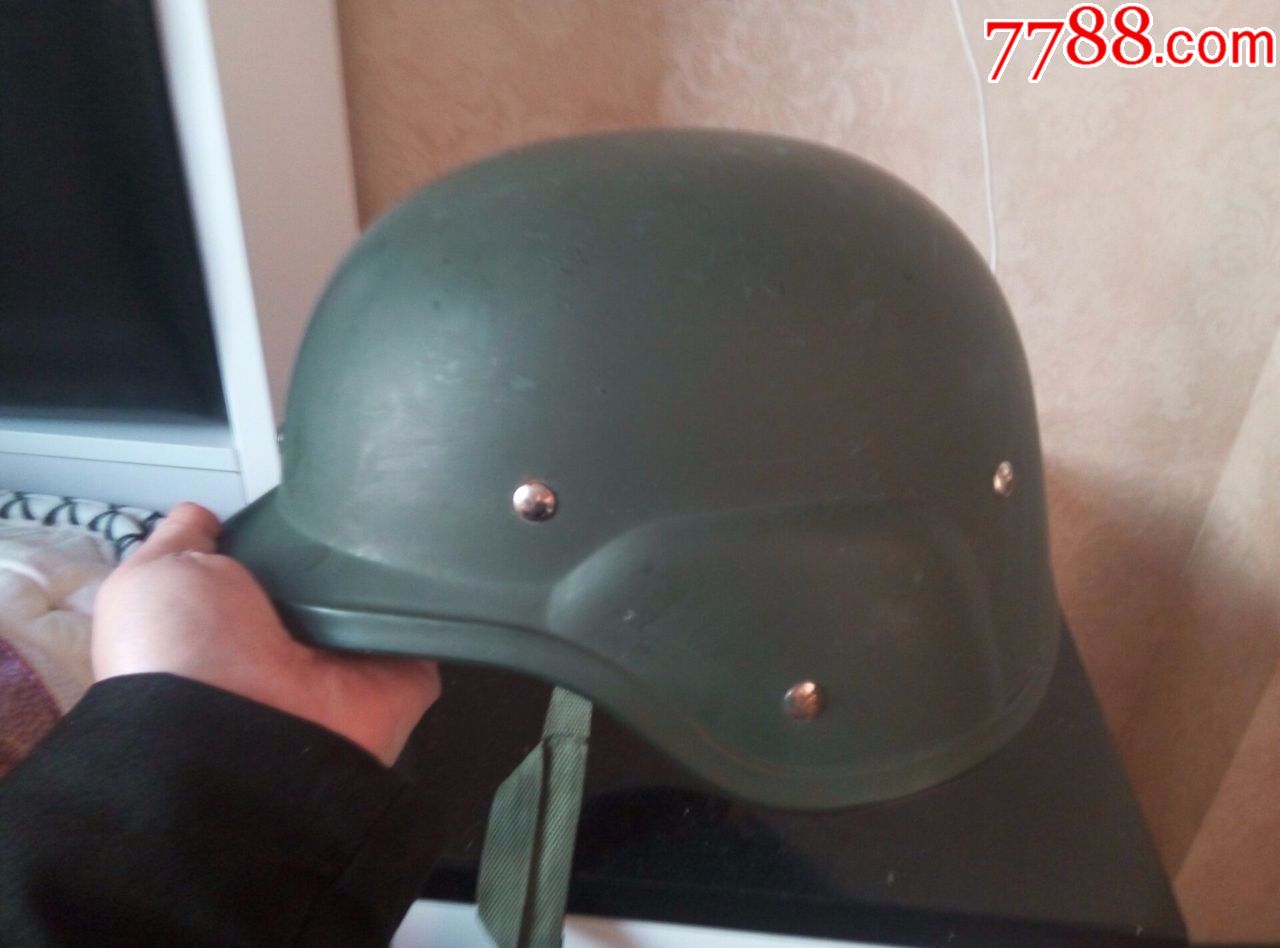 解放军制式头盔