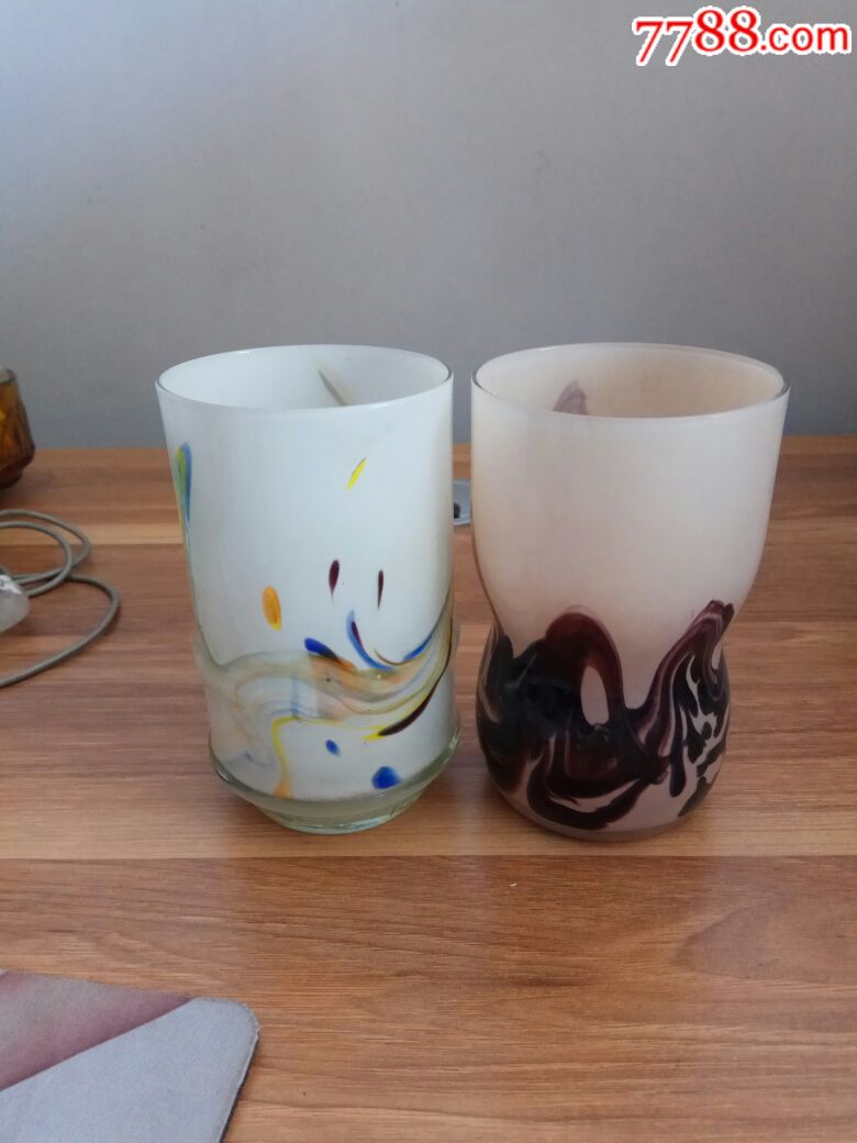 两个琉璃杯子