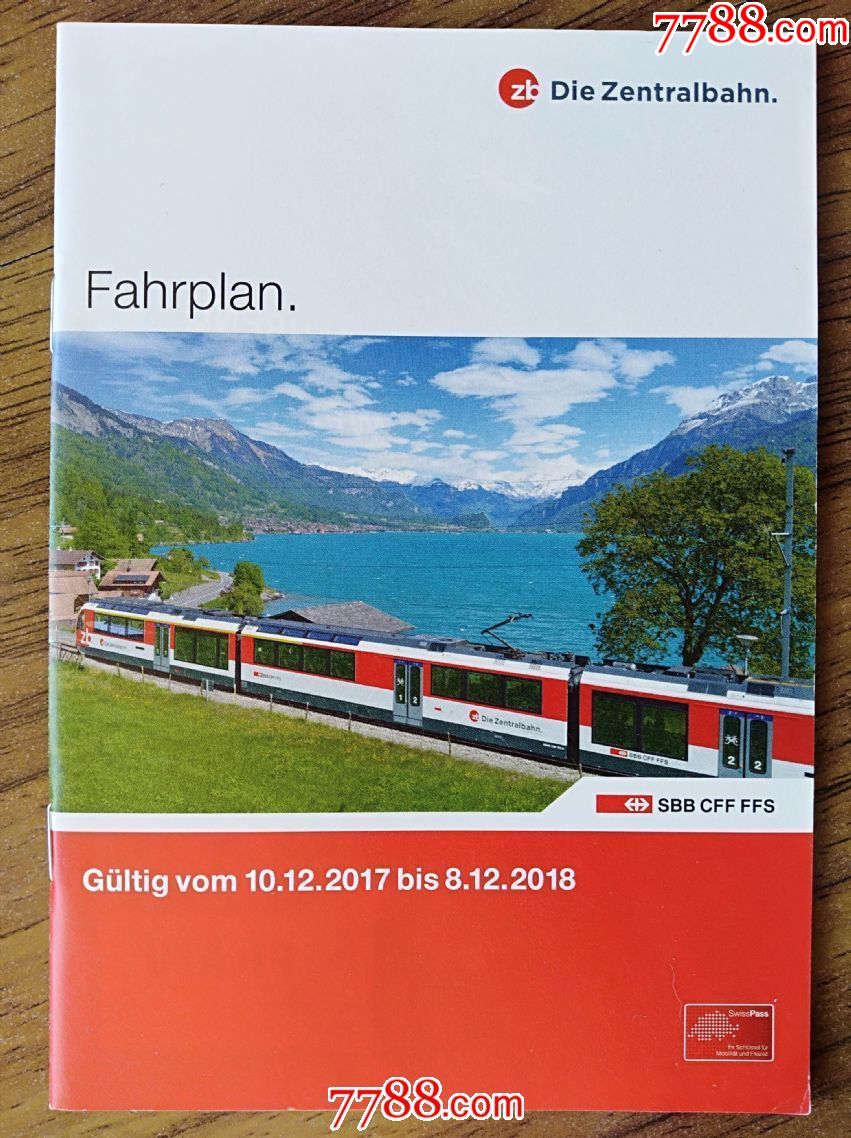 瑞士通往阿尔卑斯山的金色山口观光旅游列车简