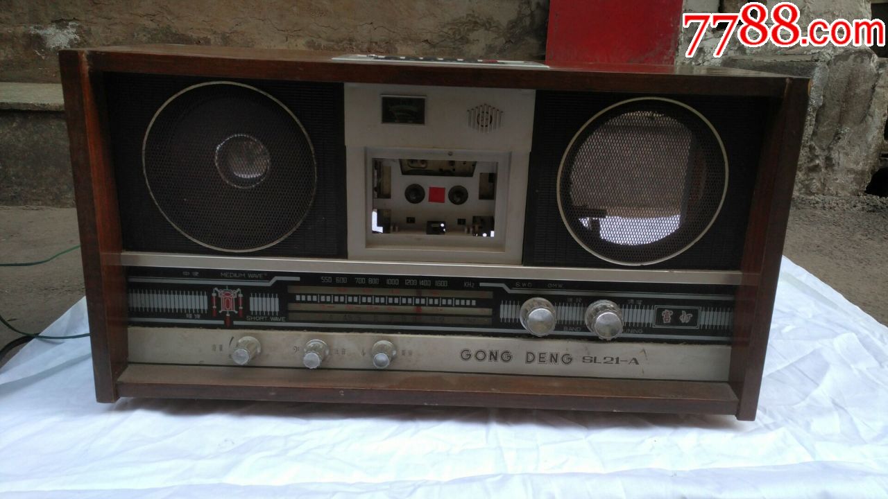 录音机、收音机，老式收录机