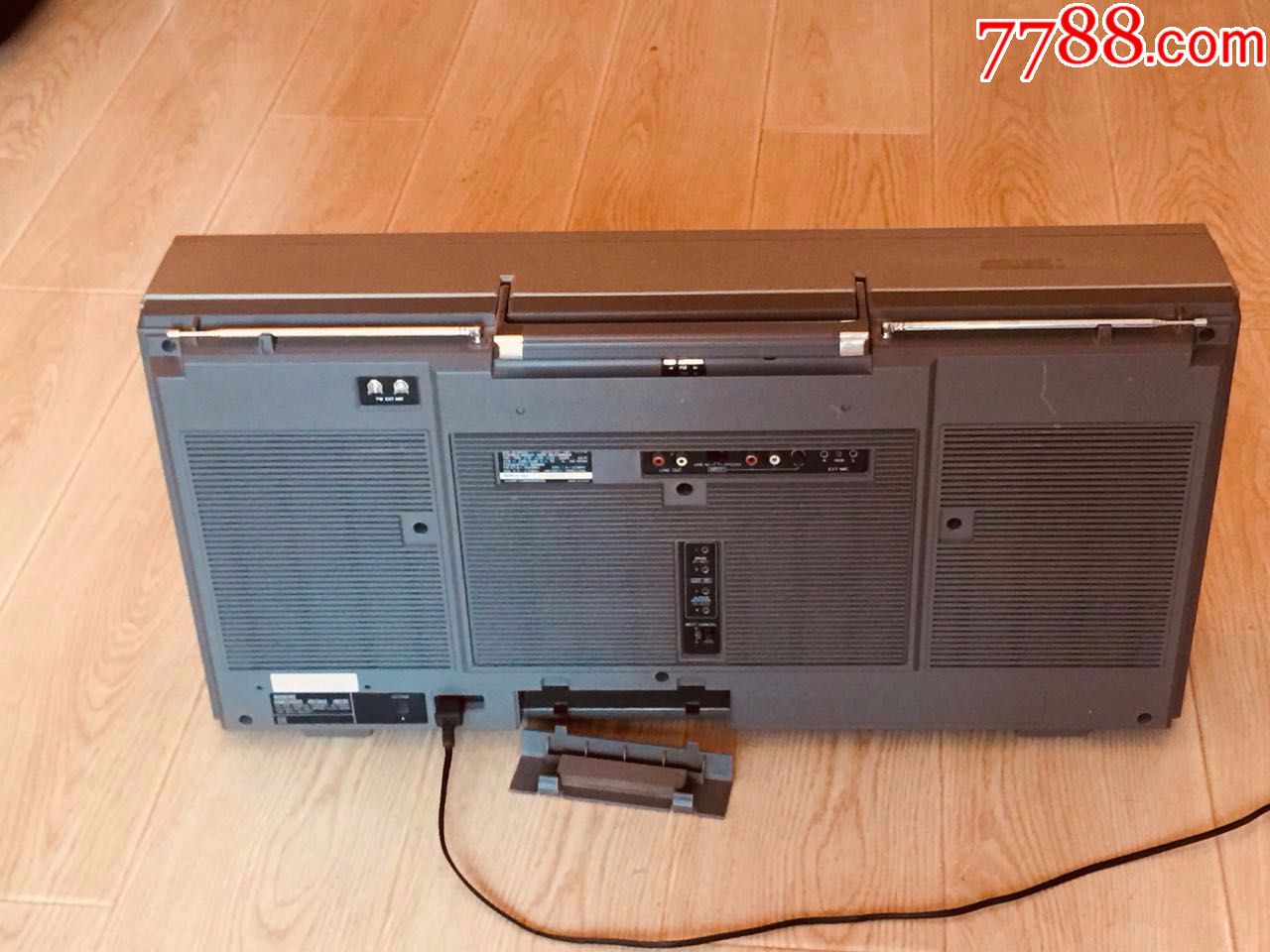 收藏价值高的日本夏普777大收录机