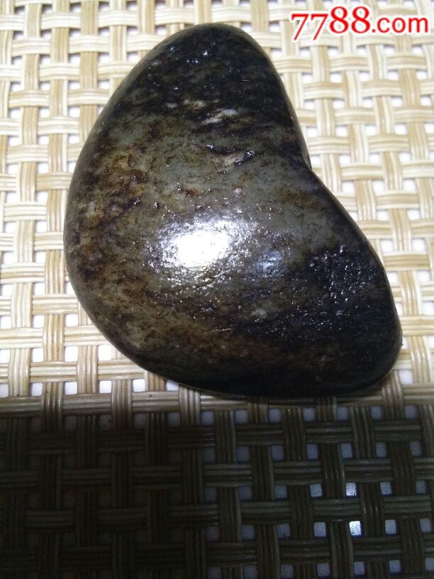 黑皮籽料
