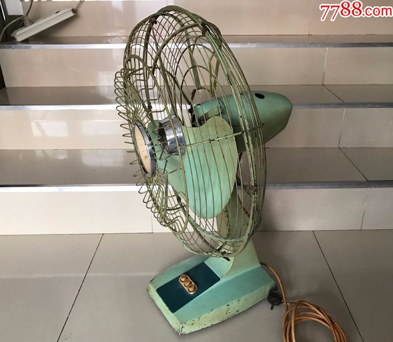 上海华生老电扇老式台扇全金属铝壳电风扇可转道具摆设装饰