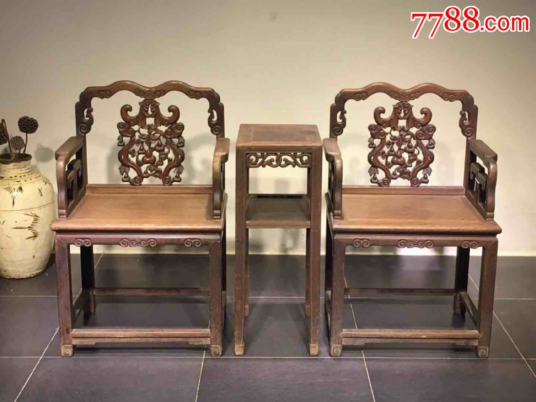 清中期*花梨木太师椅一套:尺寸:坐面长62厘米,宽48厘米,高98厘米,年份