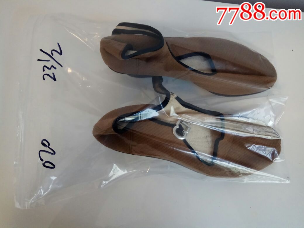 库存八十年代女士高跟布鞋,注塑布鞋,塑料底