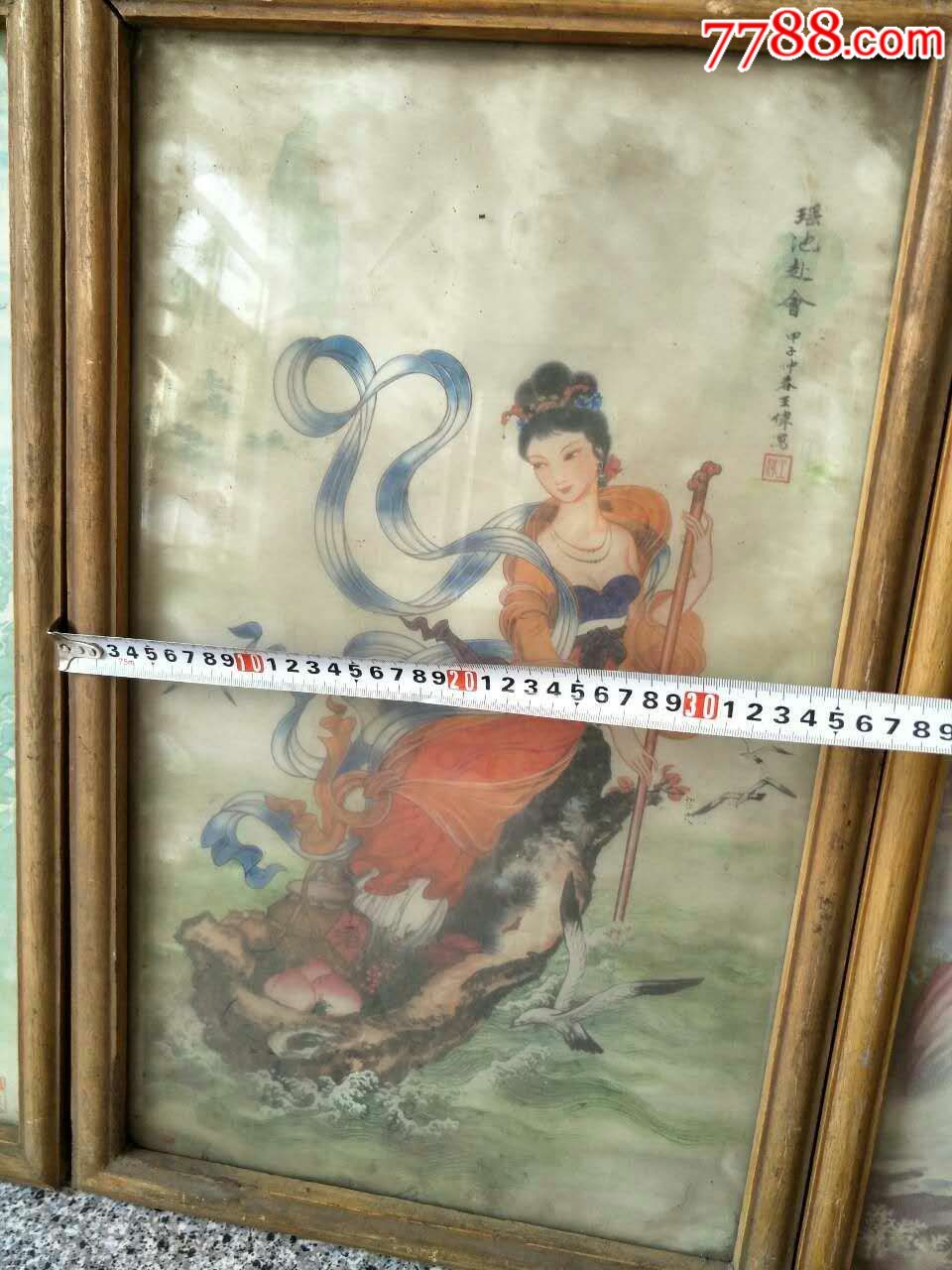 60/70年代的四扇老玻璃画一套,人物勾勒分明,线条优美