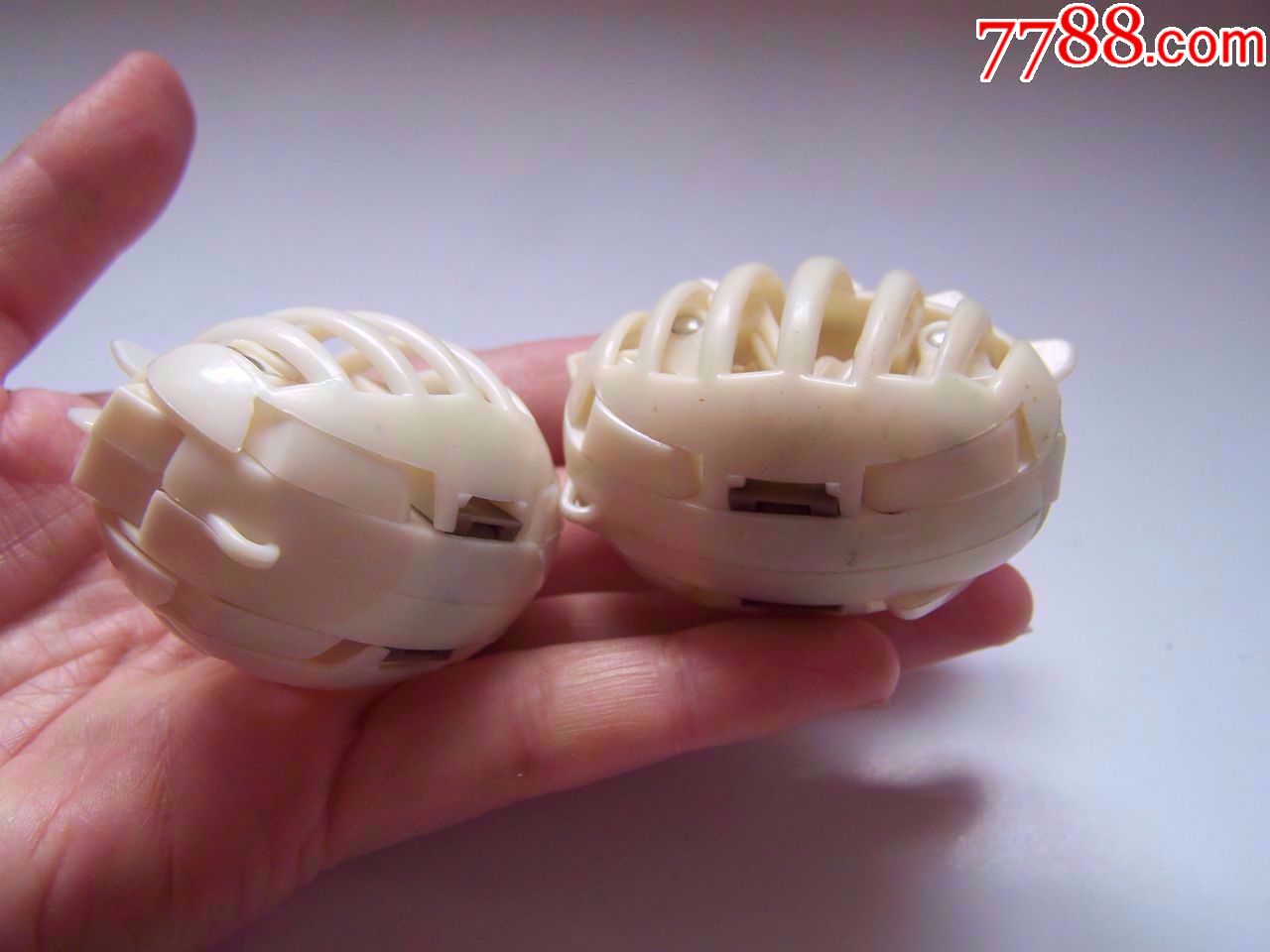 两个(恐龙蛋,变形蛋)合售,点图可放大