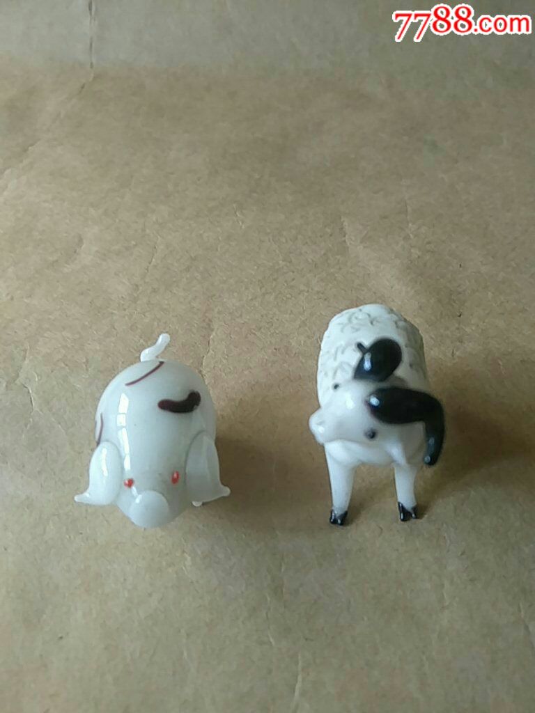 文革时期琉璃动物摆件(猪和羊)