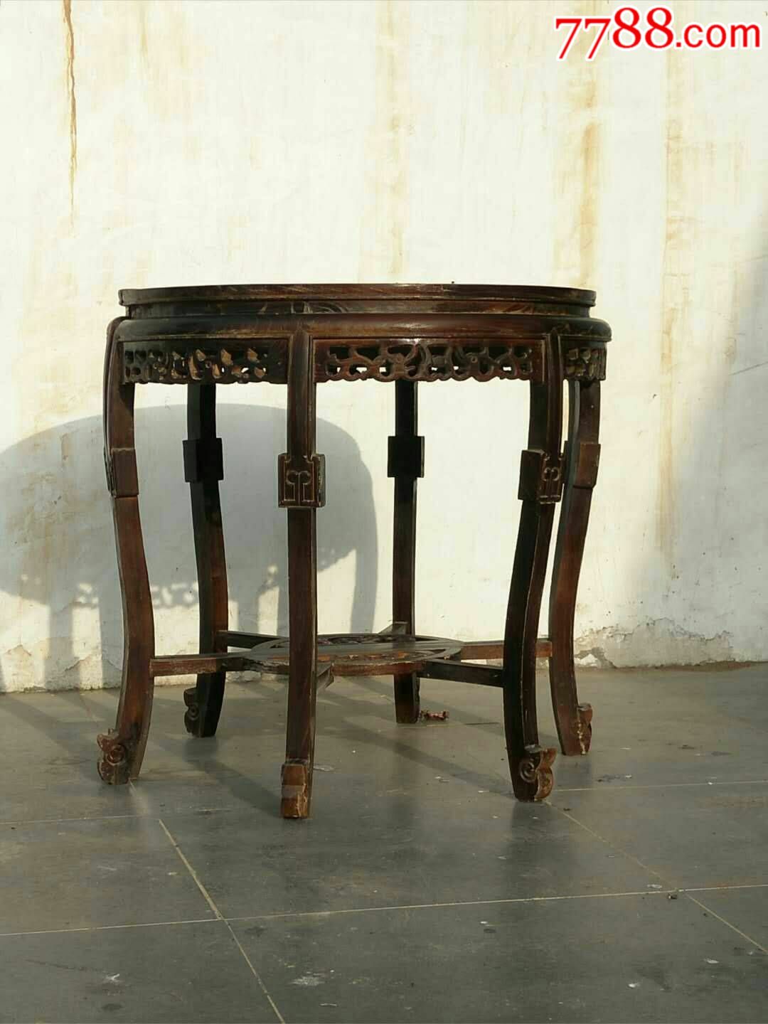 圆桌带秀墩,材质:紫榆木,可分开靠墙摆设,用餐打