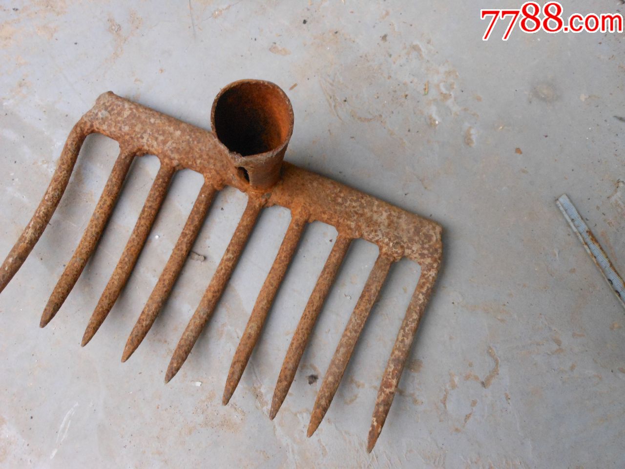 农具;钉耙搂地使用的铁耙子28厘米*17厘米*12厘米