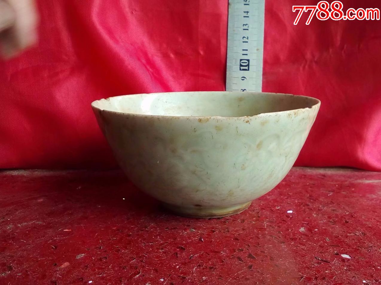 保真包老老瓷器碗一个,有鱼和花的图案,实物比照片更好看,古董