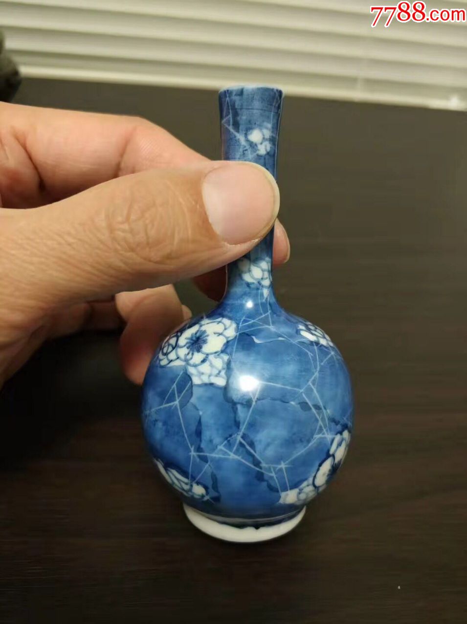 已定——民国冰梅小天球瓶中国古董外销瓷器海外拍卖回流文房花瓶净水