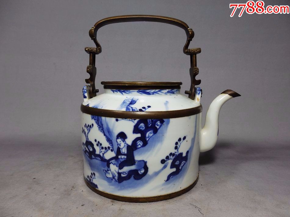 清代青花人物绘画提梁壶
