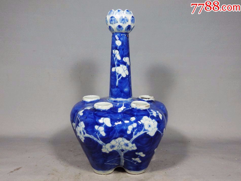 清代青花冰梅绘画五孔瓶