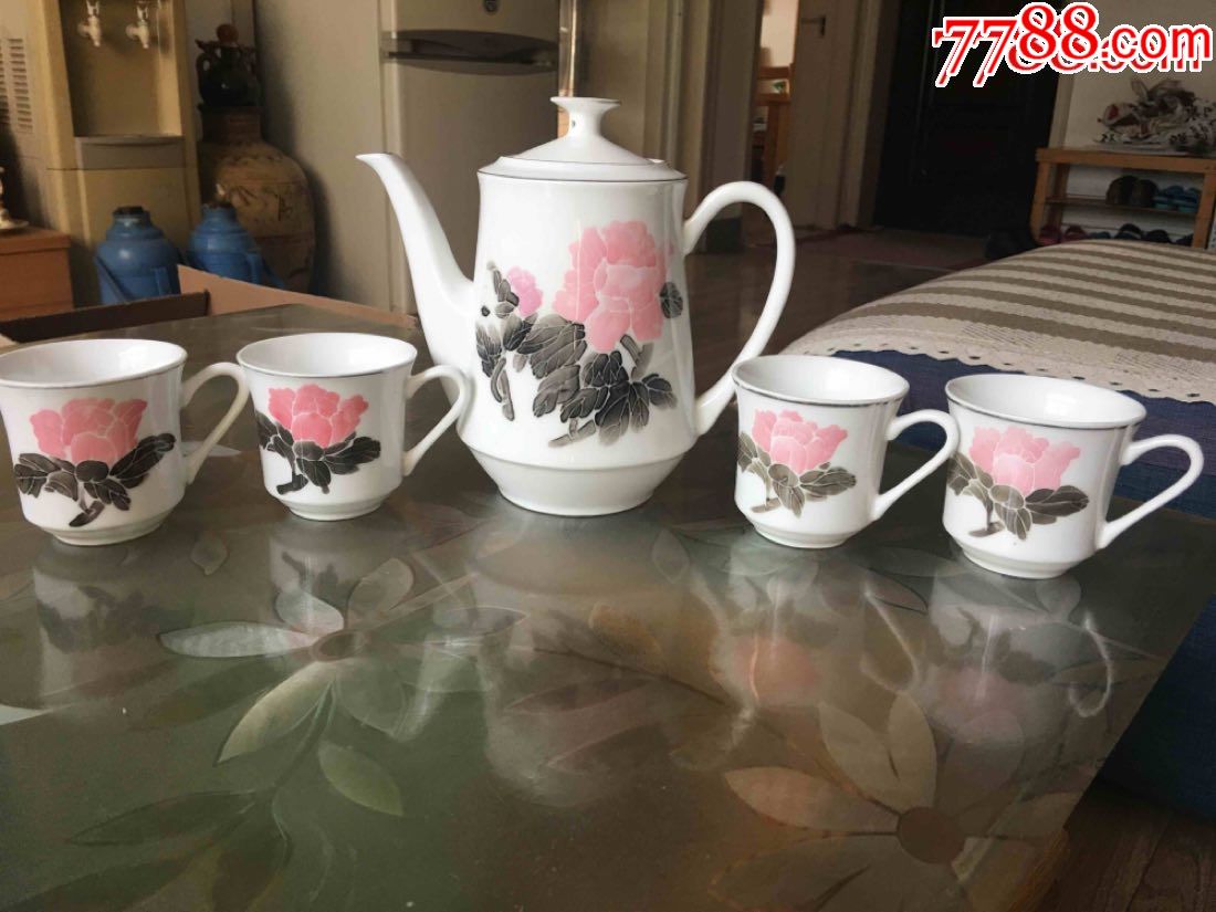 博山陶瓷厂釉下彩手绘牡丹茶具一套
