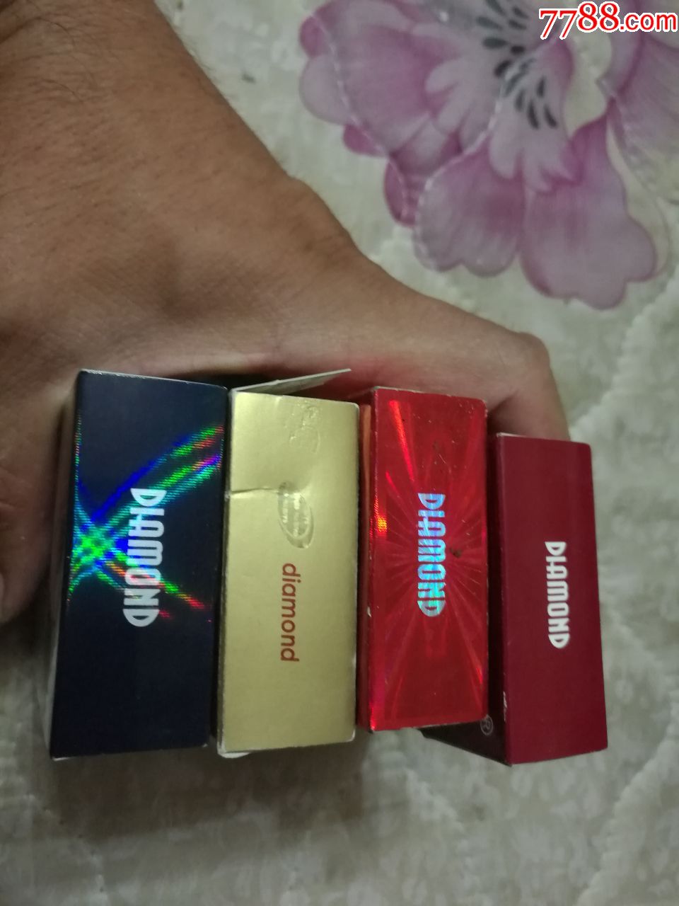 钻石牌香烟烟盒4种不同