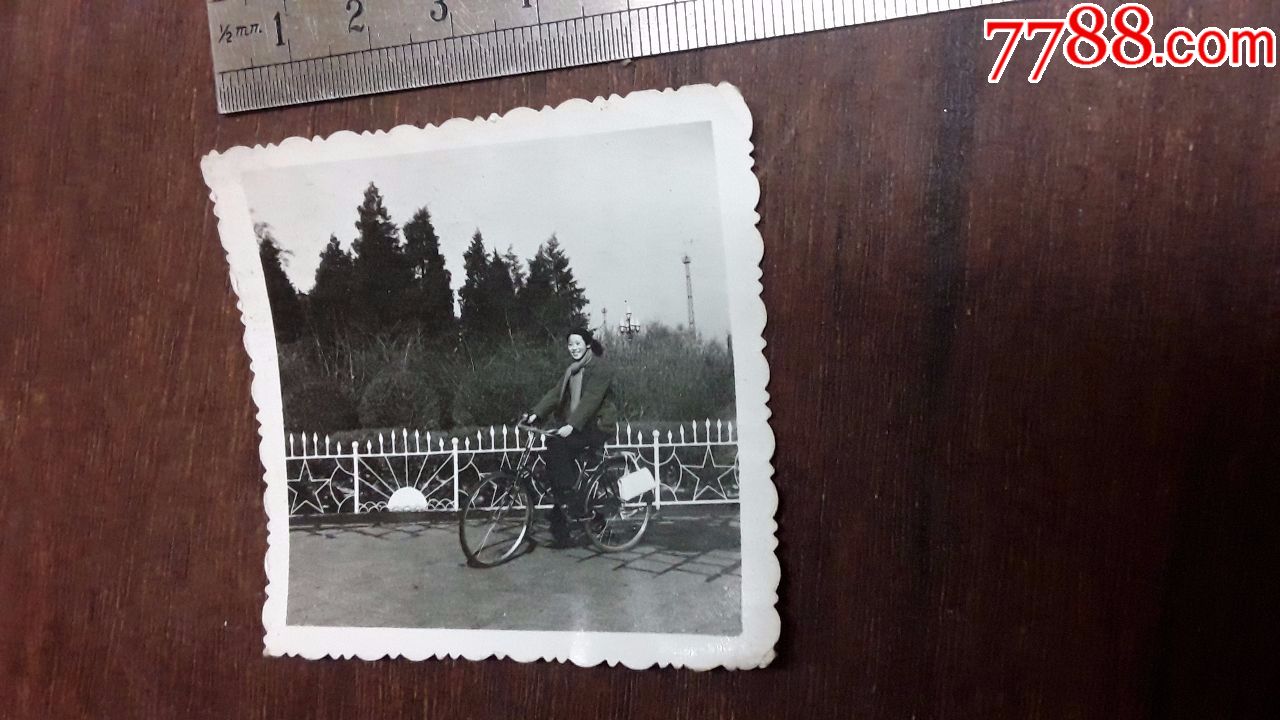 老照片(个人骑自行车照)