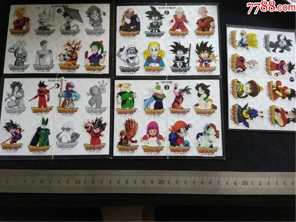 2004年七龙珠题材集卡册子小玩具一套。