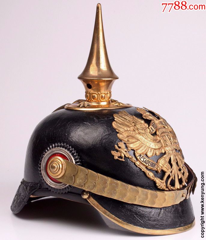 华丽的普鲁士将官级m1860型尖顶盔
