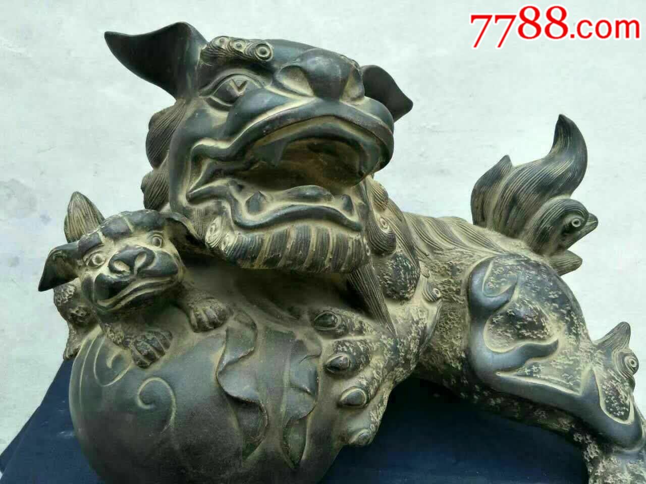 清中期纯手工制紫砂雌雄双狮滚绣球雌狮护佑小狮子雄狮怒目圆睁戏球