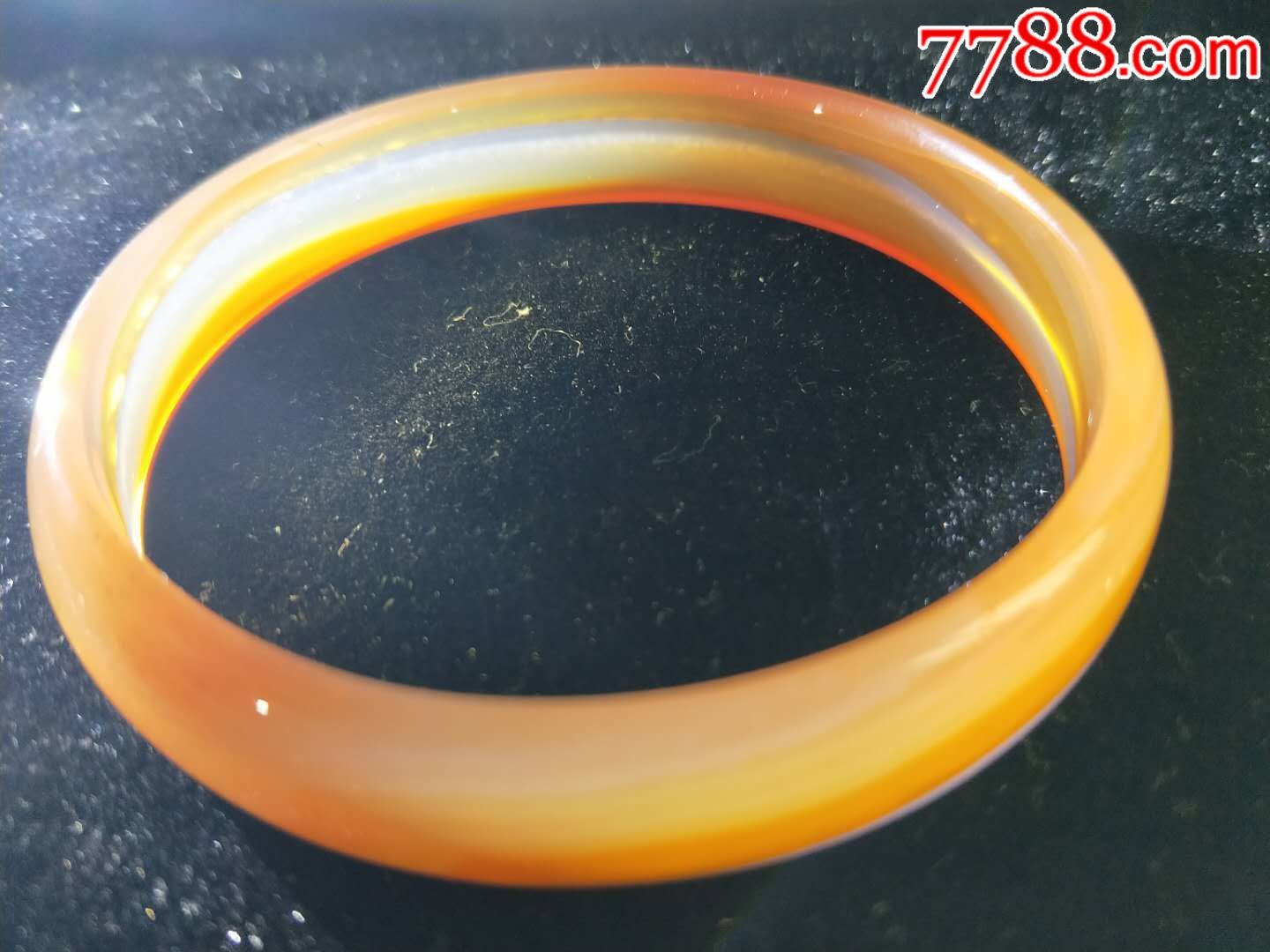 缠丝玛瑙手镯,大口径,种水好,质地透