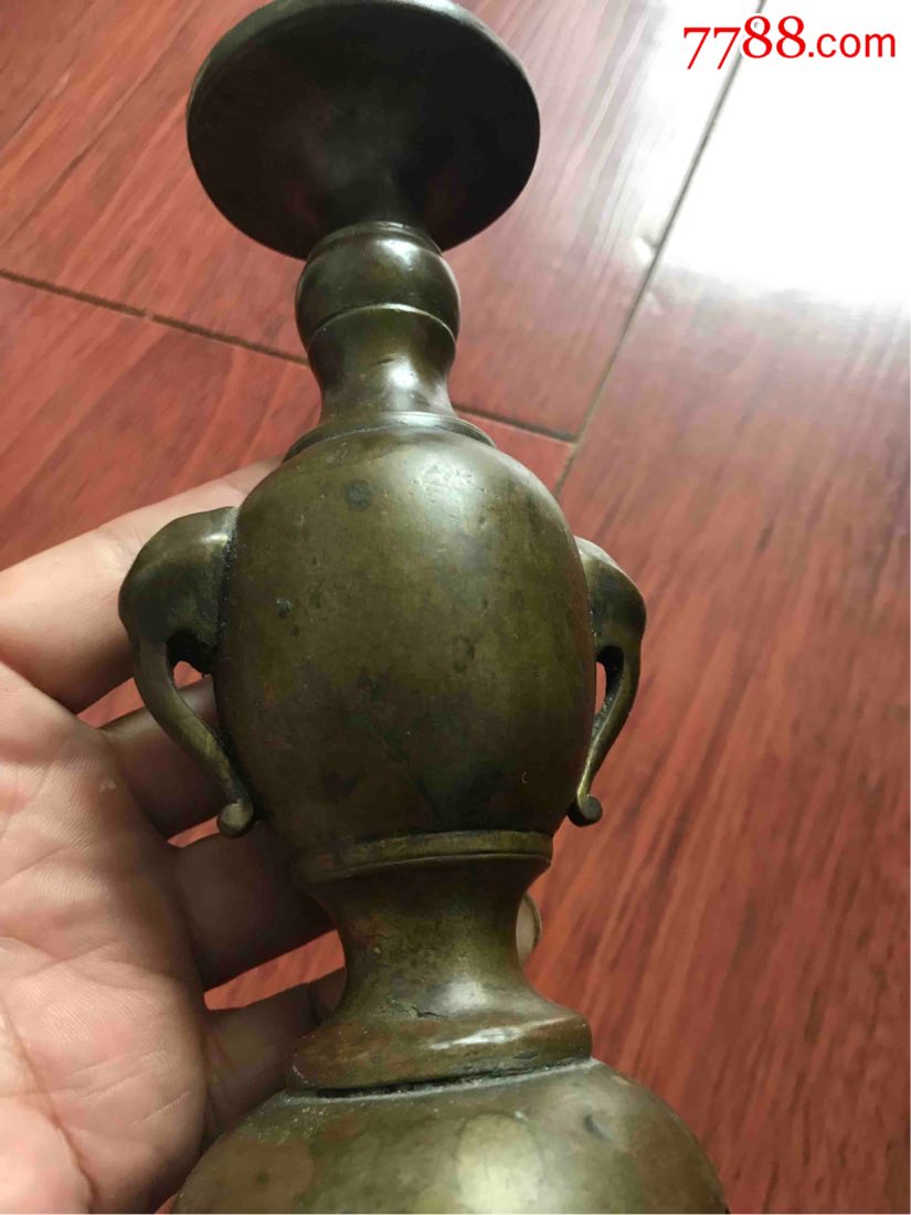 老铜烛台