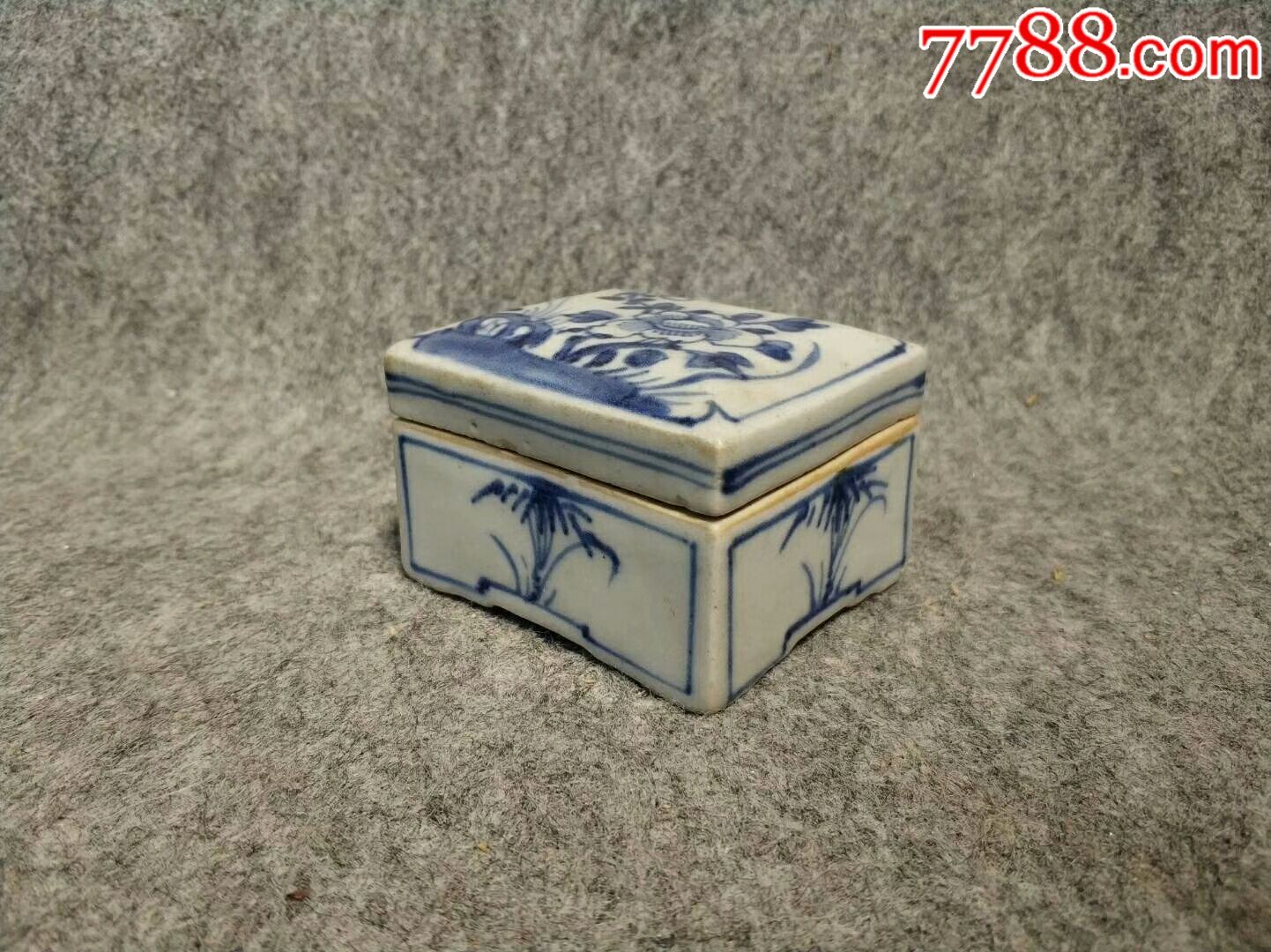 清代青花印泥盒,造型精致,釉色一流,长7厘米宽6厘米