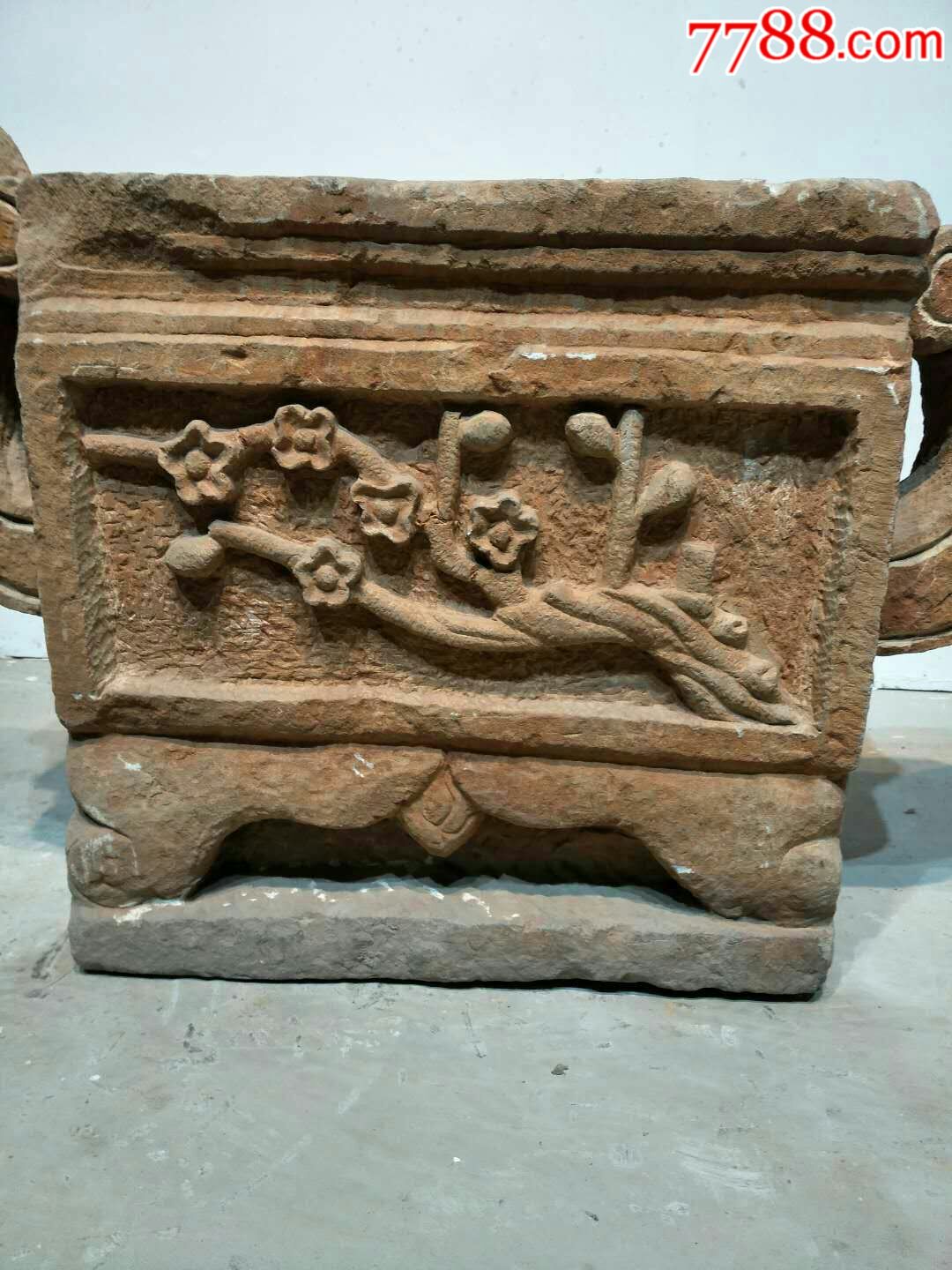 明代火山石香炉雕工精细尺寸长80宽28高50