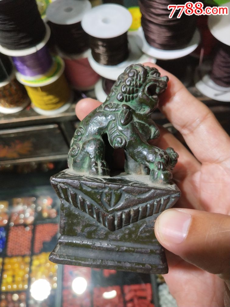 铁狮子文房摆件