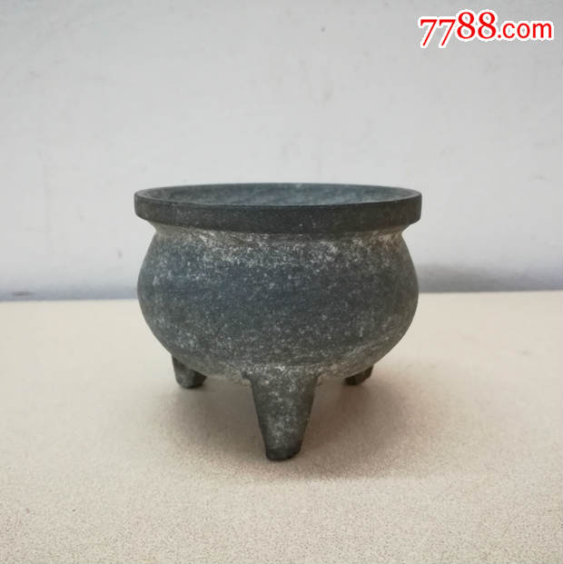 造型美观的民国铸铝小香炉