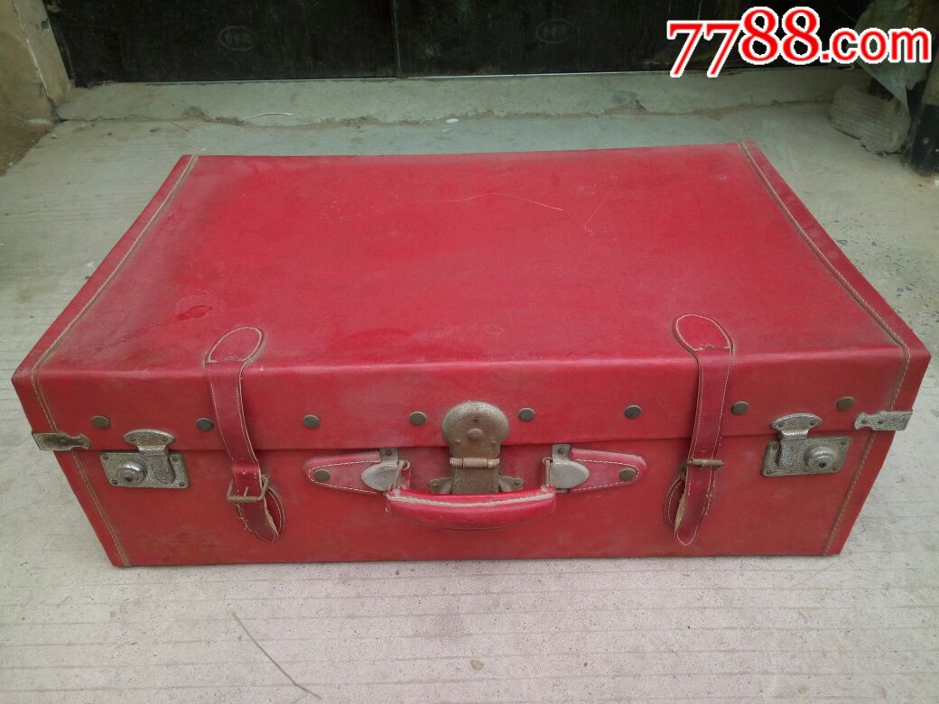 七十年代的老皮箱影视道具红皮箱