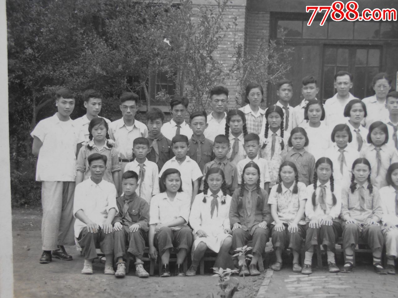 老照片【南京市许府巷小学1954年暑期高小毕业合影】